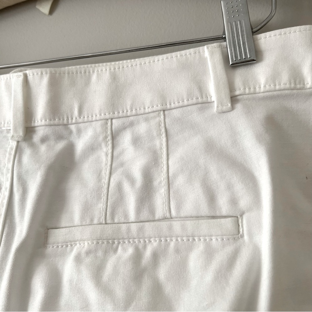 ☘️ LOFT ANN TAYLOR White Cargo High-Rise Bermuda Shorts - Picture 5 of 10